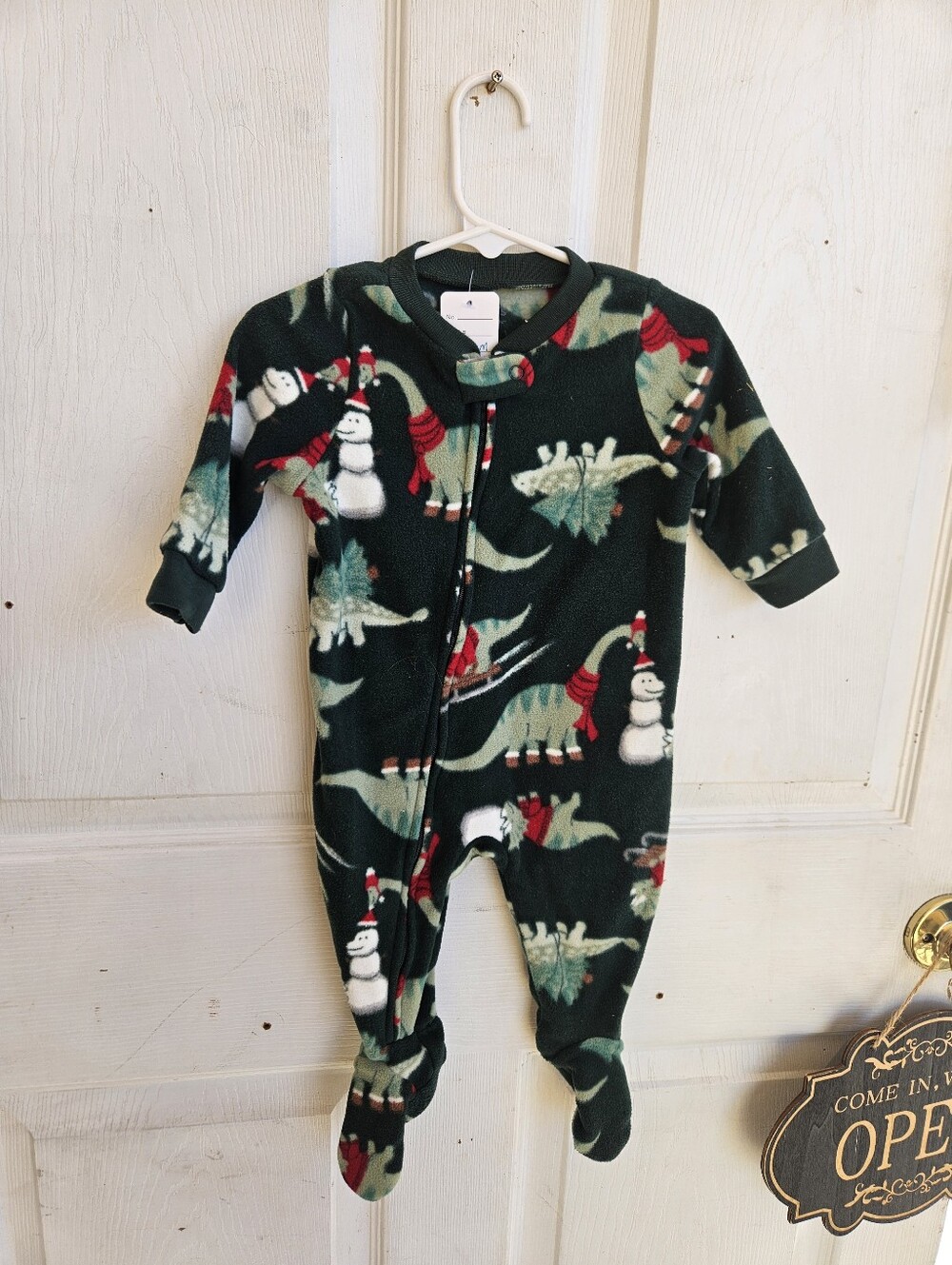 Baby Winter Christmas Dinsoaur Snowman Bodysuit Footie Pajama Size 3m-6m Carters